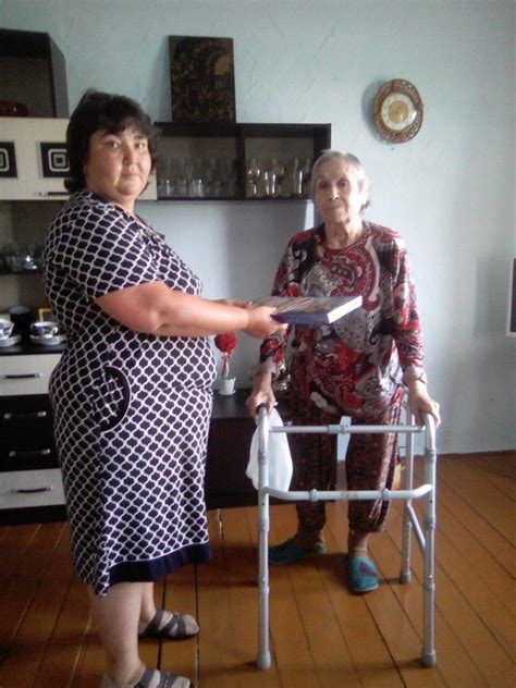 Альтернативные варианты: деятельность соцработника без обслуживания родственников