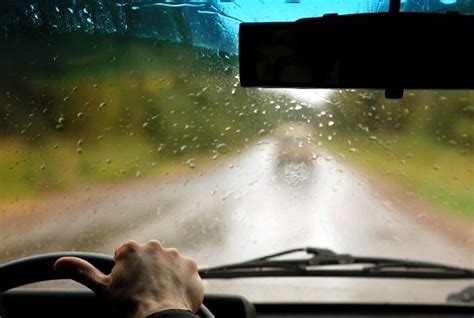 Правила прикуривания во время дождя