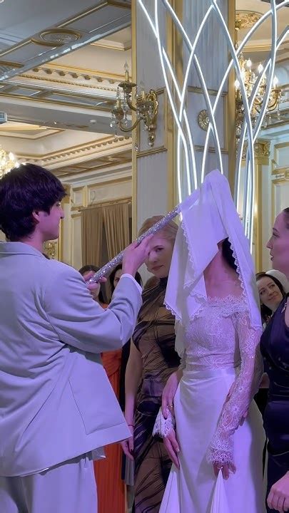 Смысл снятия платка с головы