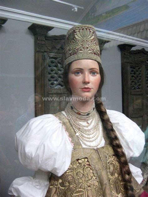 Традиционные одежды и головные уборы