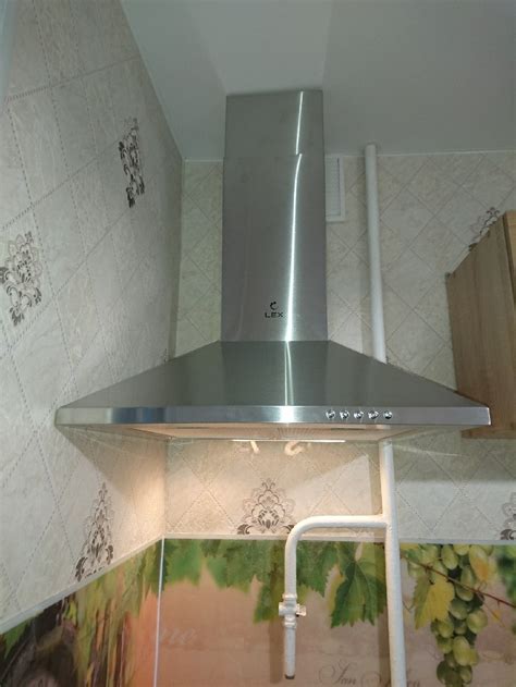 Установка вытяжки на кухне