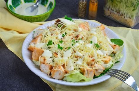 Цезарь с жареной курицей