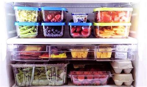 Шаг 2: Очистите холодильник от продуктов